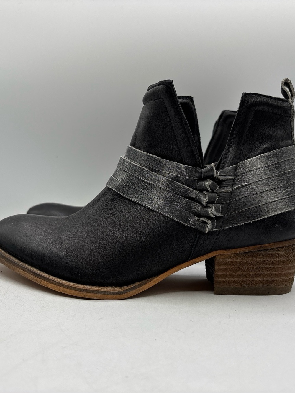 Diba True Sly Fox Women’s Ankle Boots Size 6 M Black/Gray Leather Style 54628